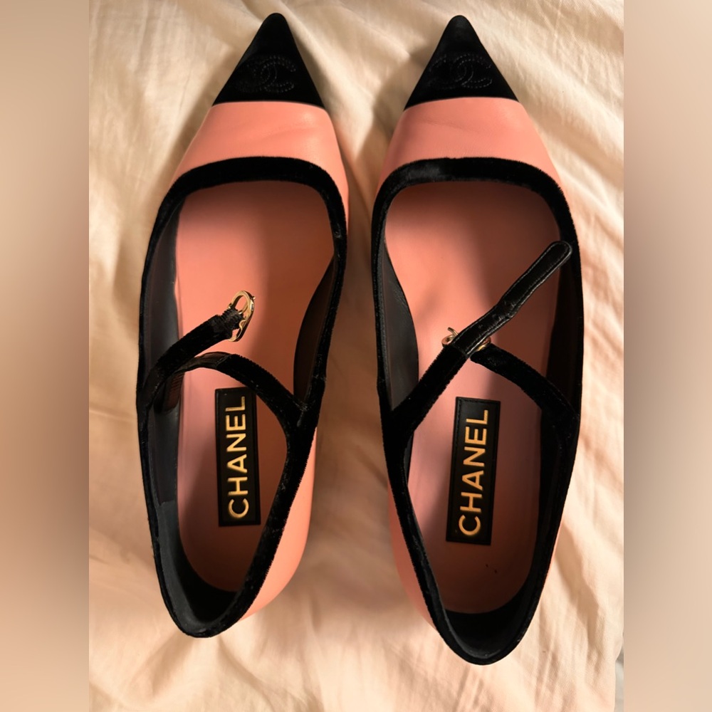 Very Rare Chanel Mary Jane style flats size 39